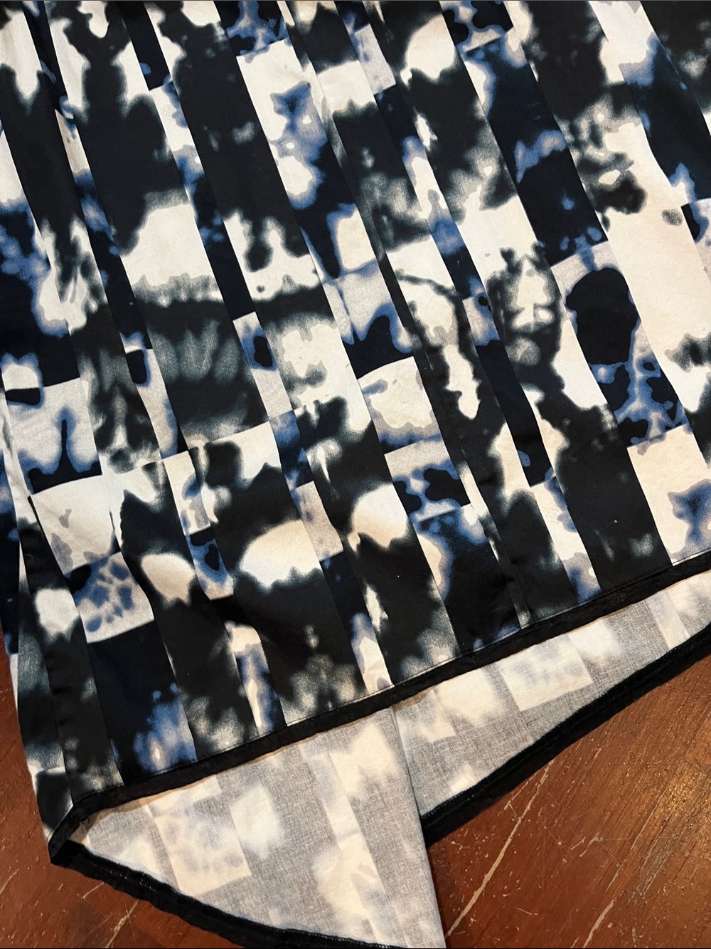 🌻3/$15🌻 Asymmetrical Pleated Skirt in Black, White & Blue - Picture 10 of 10